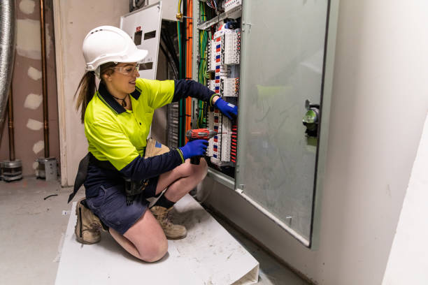 Best Circuit Breaker Repair  in Country Clu, MO